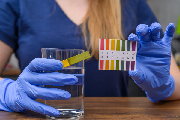 The Difference Between Mineral Water and Alkaline Water - Genzon Water
